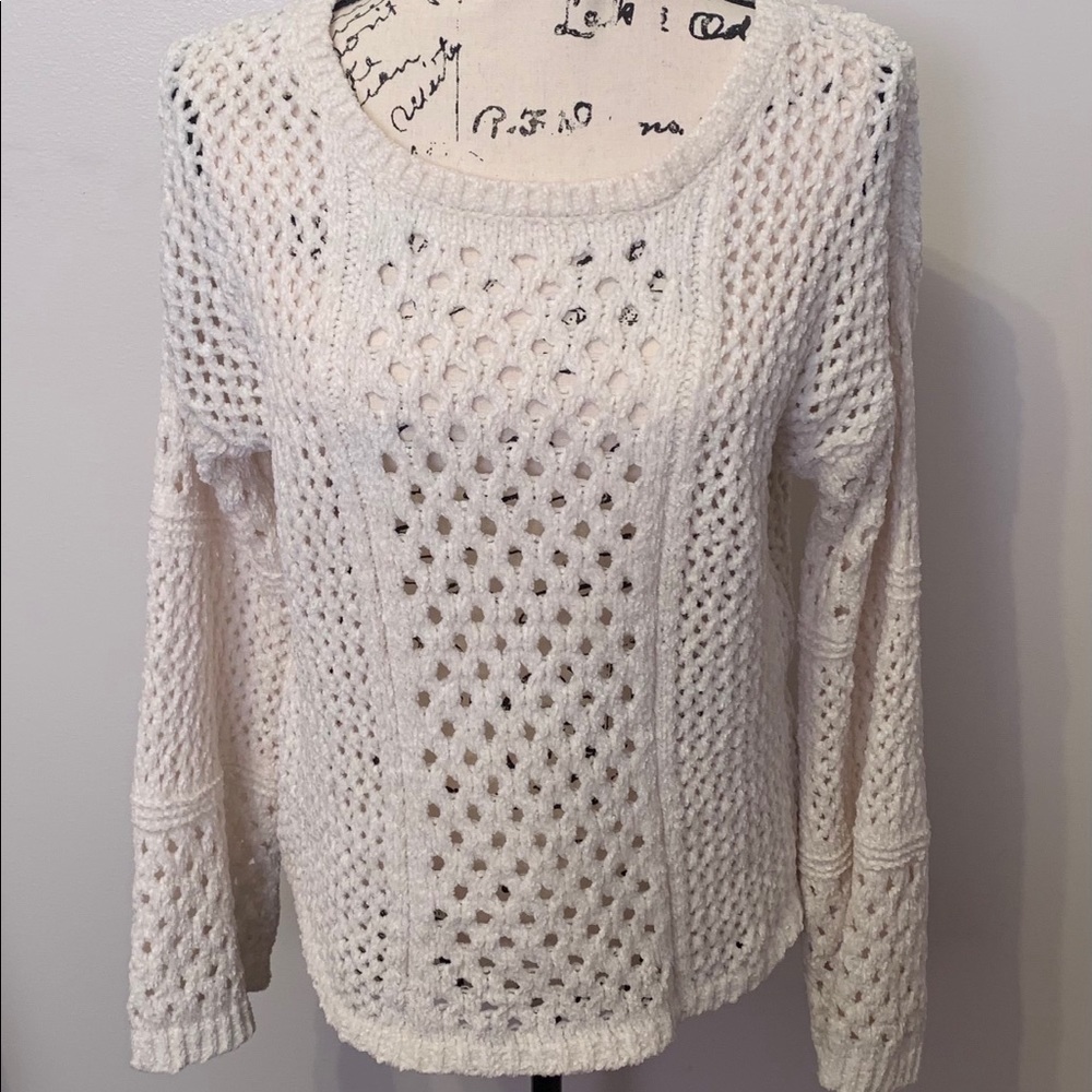 🍁Alya Sweater with bell sleeve detail🍁